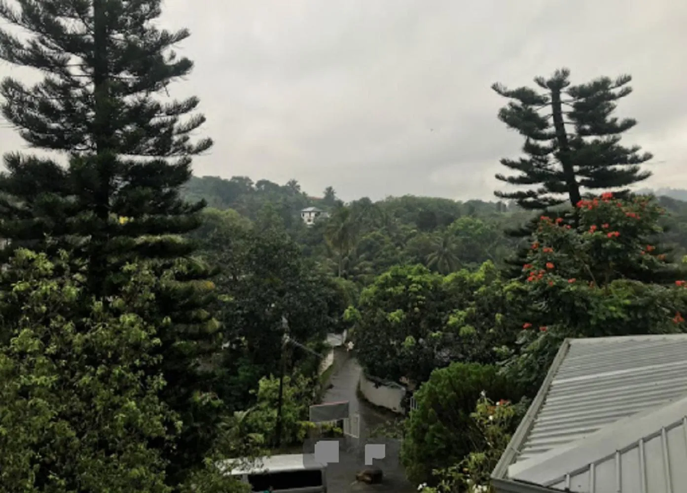 Kandy Lake Layathraa 0*,