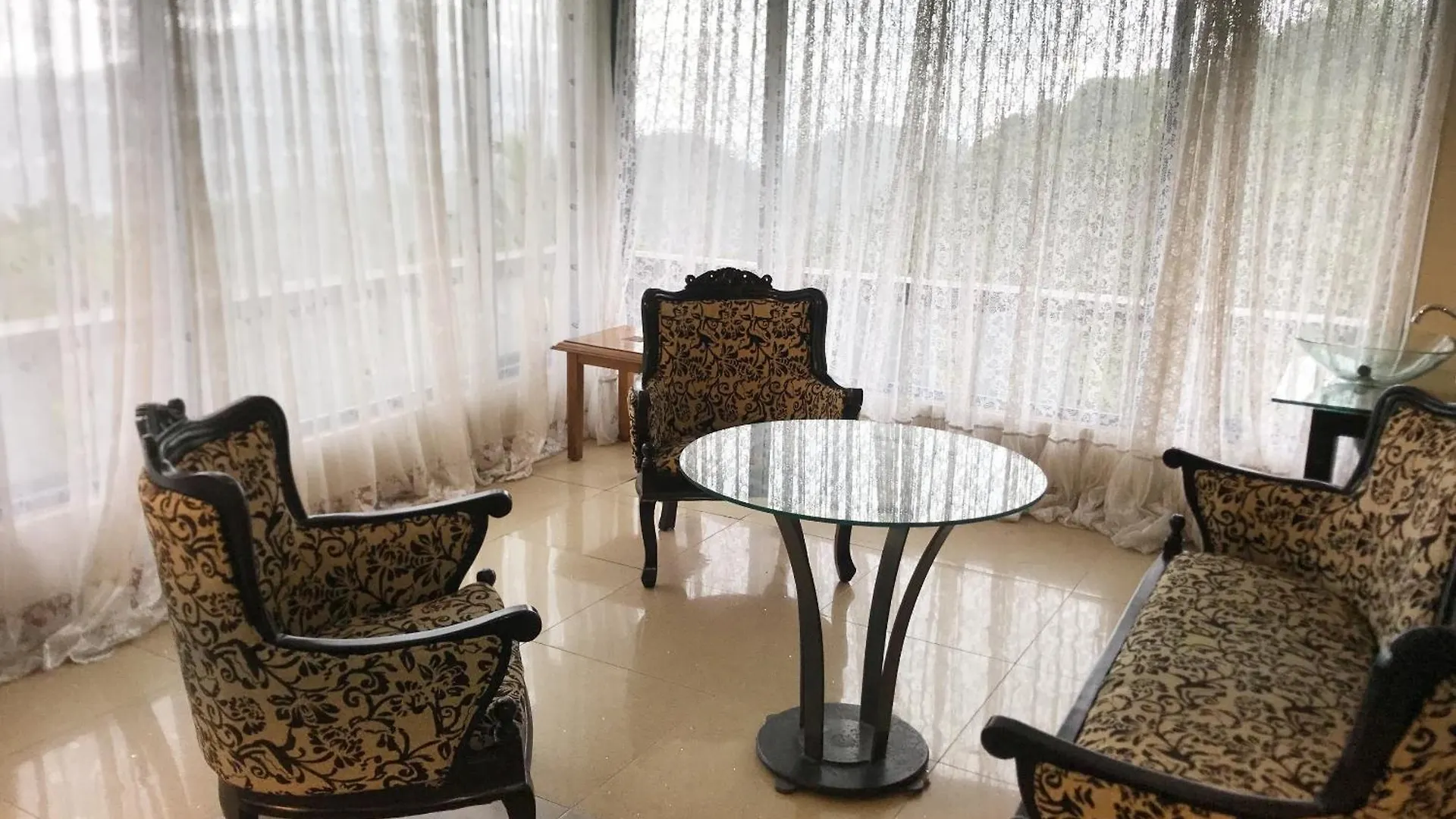 Nature Resort Layathraa Kandy 0*,