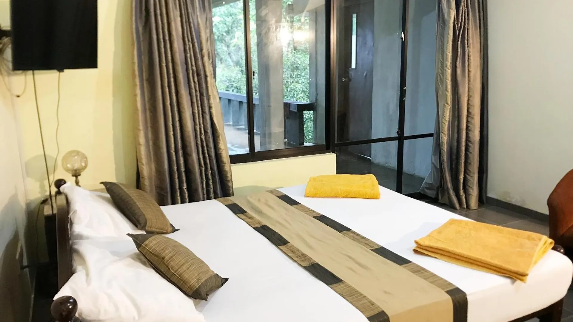 Hotel Nature Resort Layathraa Kandy